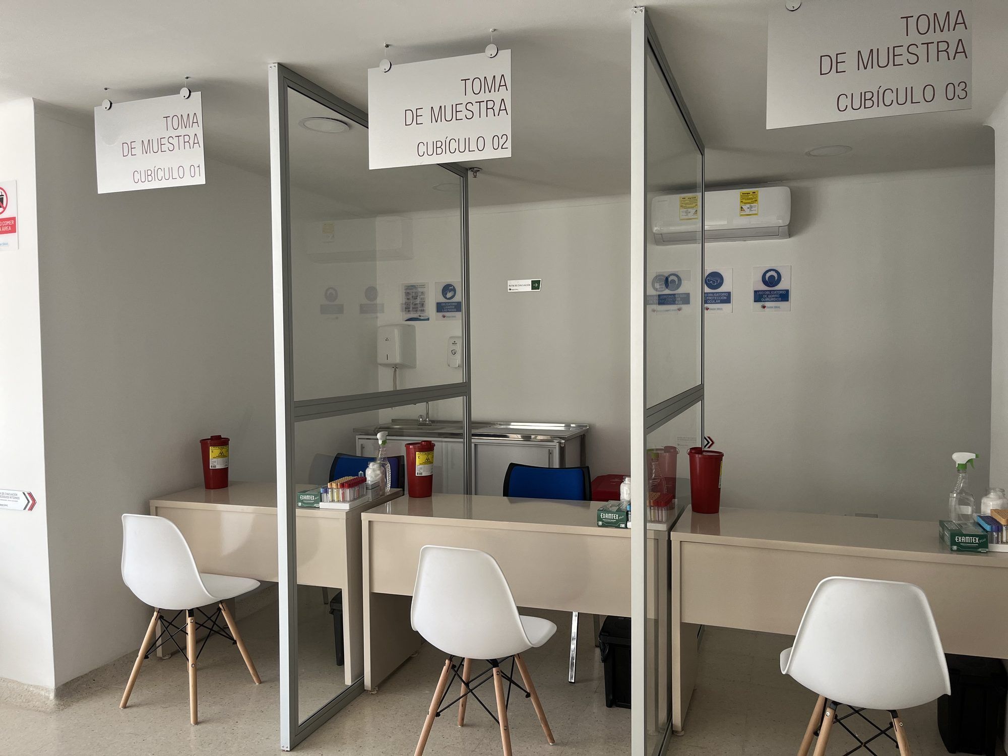 Cubículos de toma de muestras