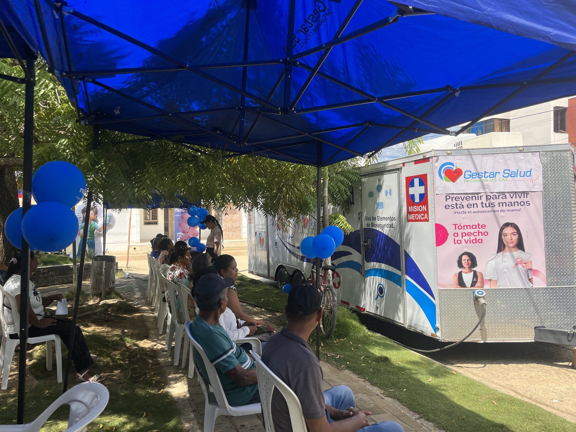 Unidad móvil de Gestar Salud IPS en una jornada extramural de prevención